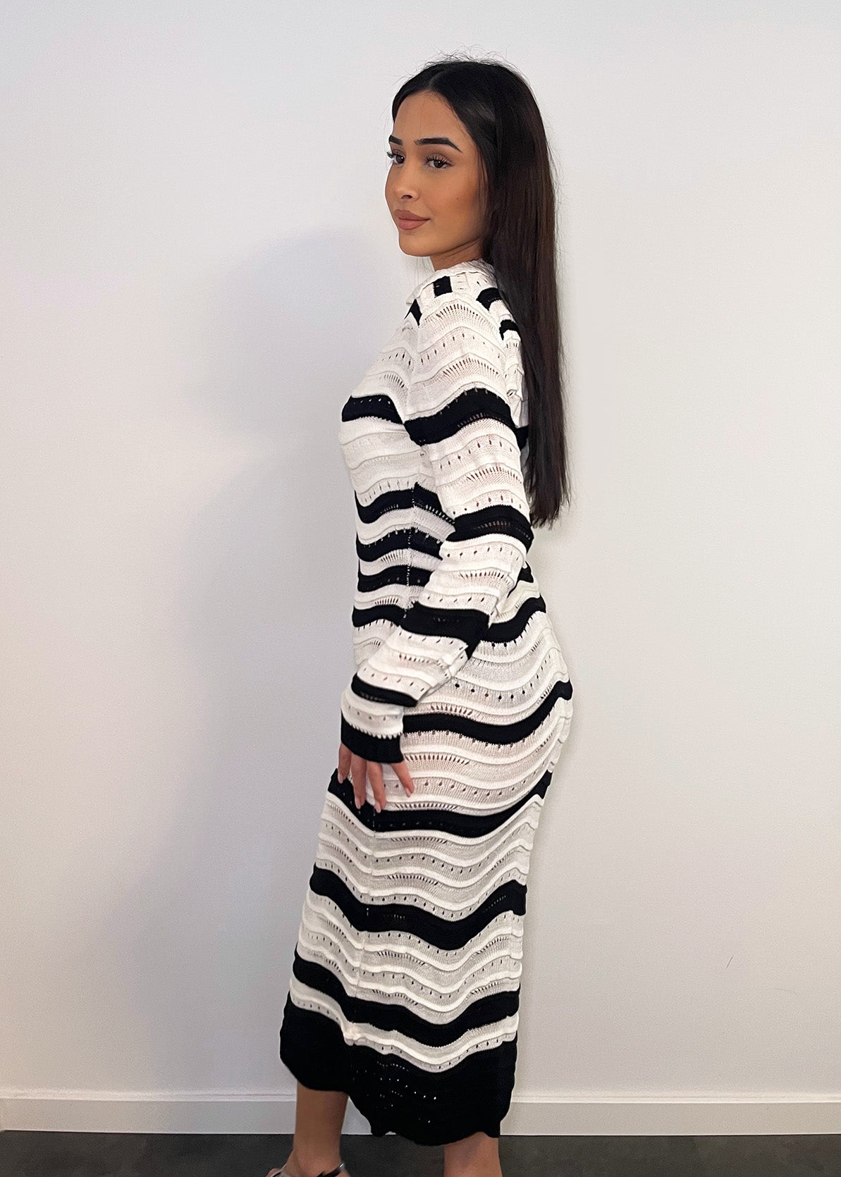 Strickkleid mit gestreiftem Muster