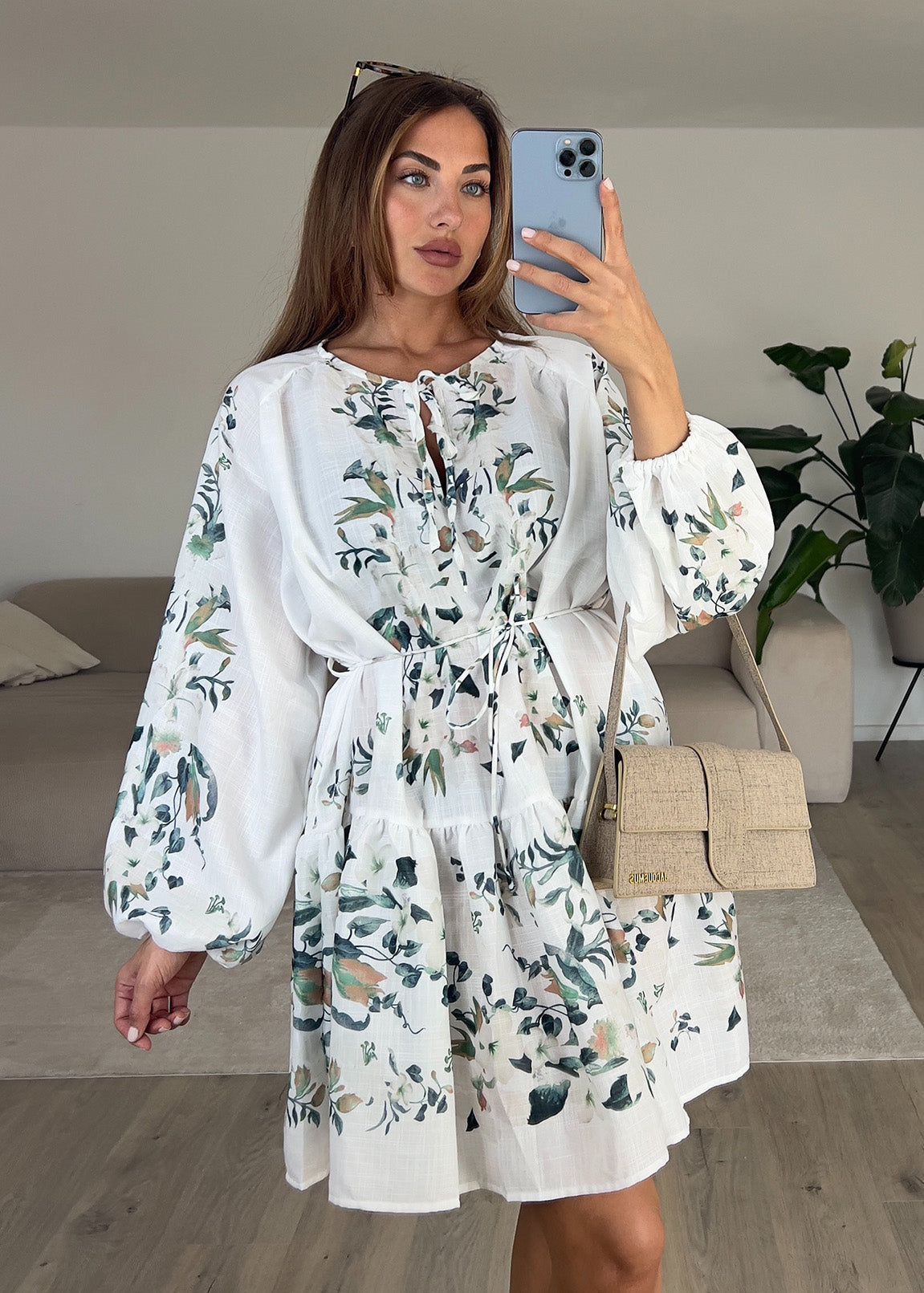 Minikleid mit Blumenmuster