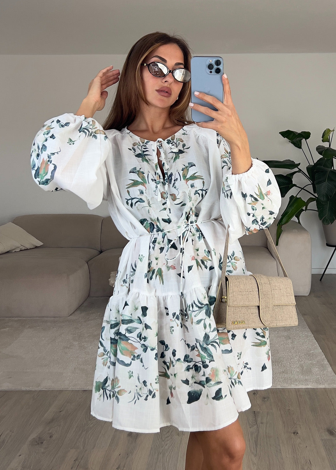 Minikleid mit Blumenmuster