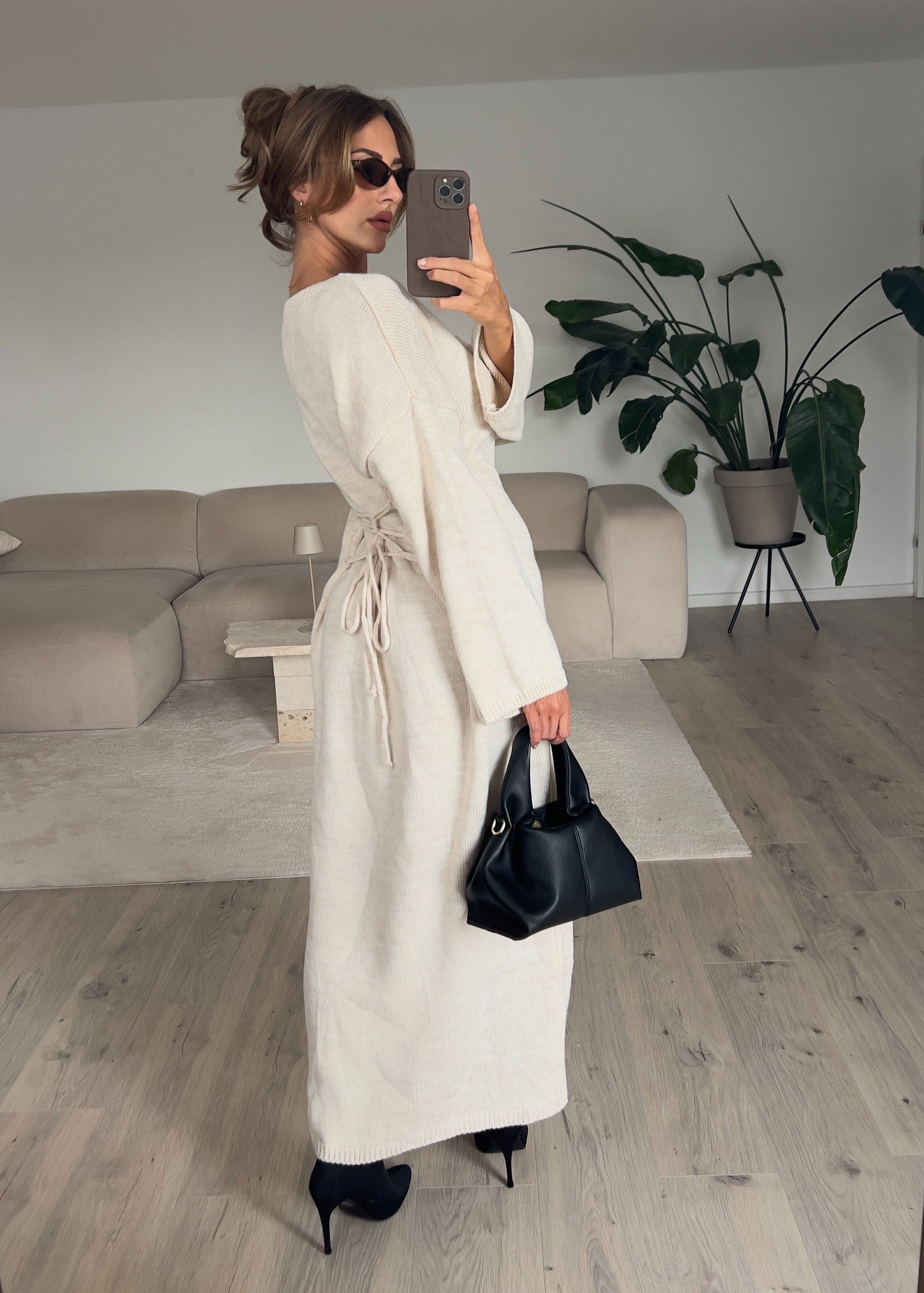 Langes Kleid mit Bindeband