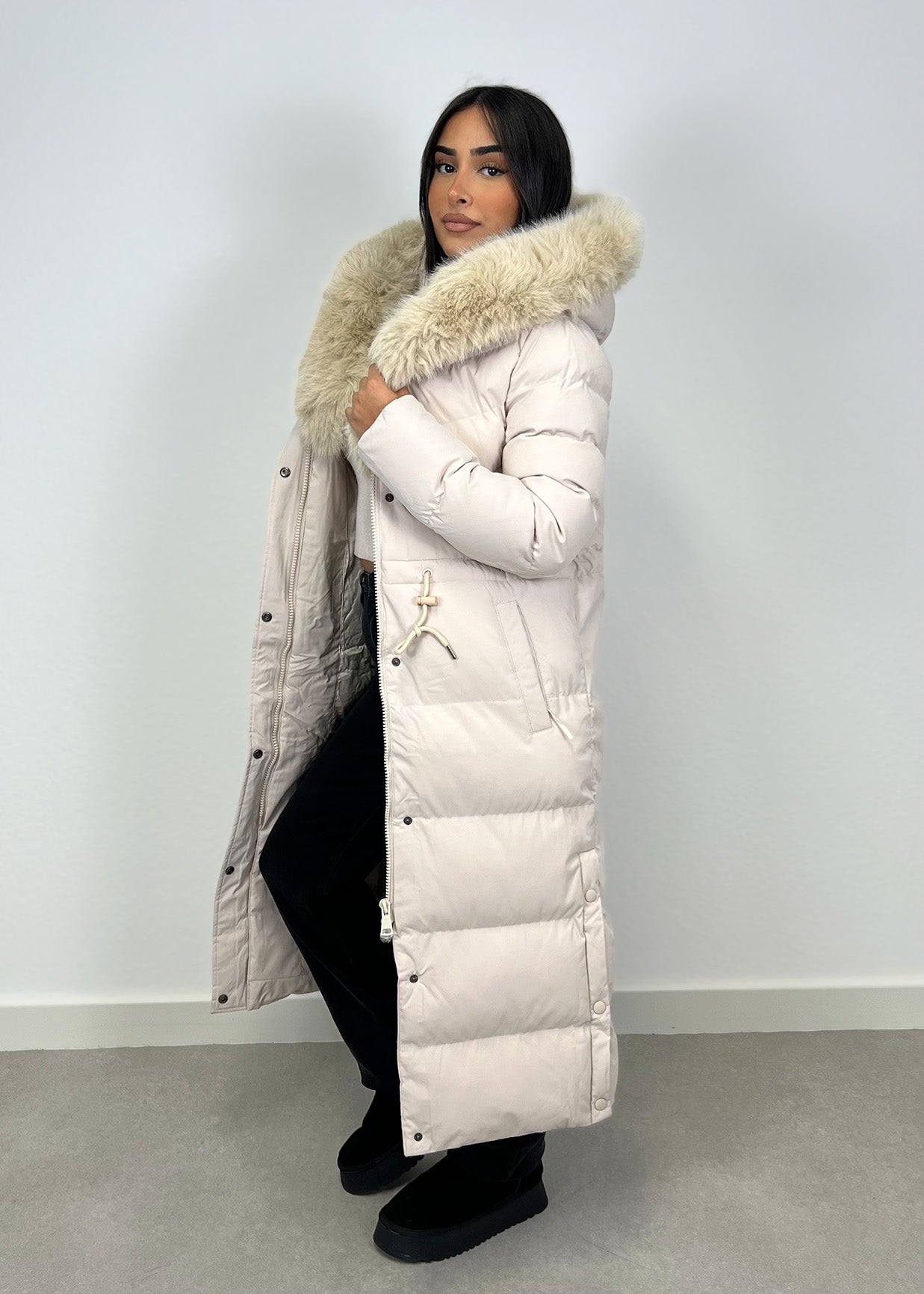 Langer Parka mit Kunstfell