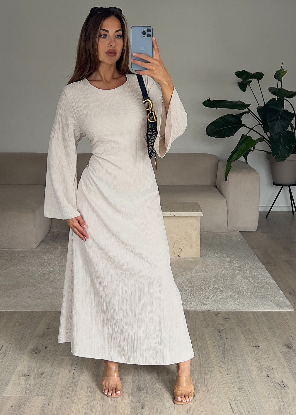 Maxikleid mit Taillenbindung