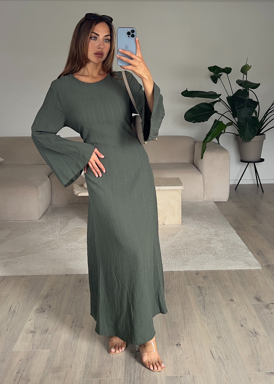 Maxikleid mit Taillenbindung