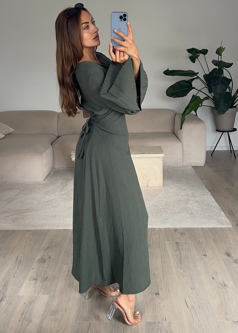 Maxikleid mit Taillenbindung