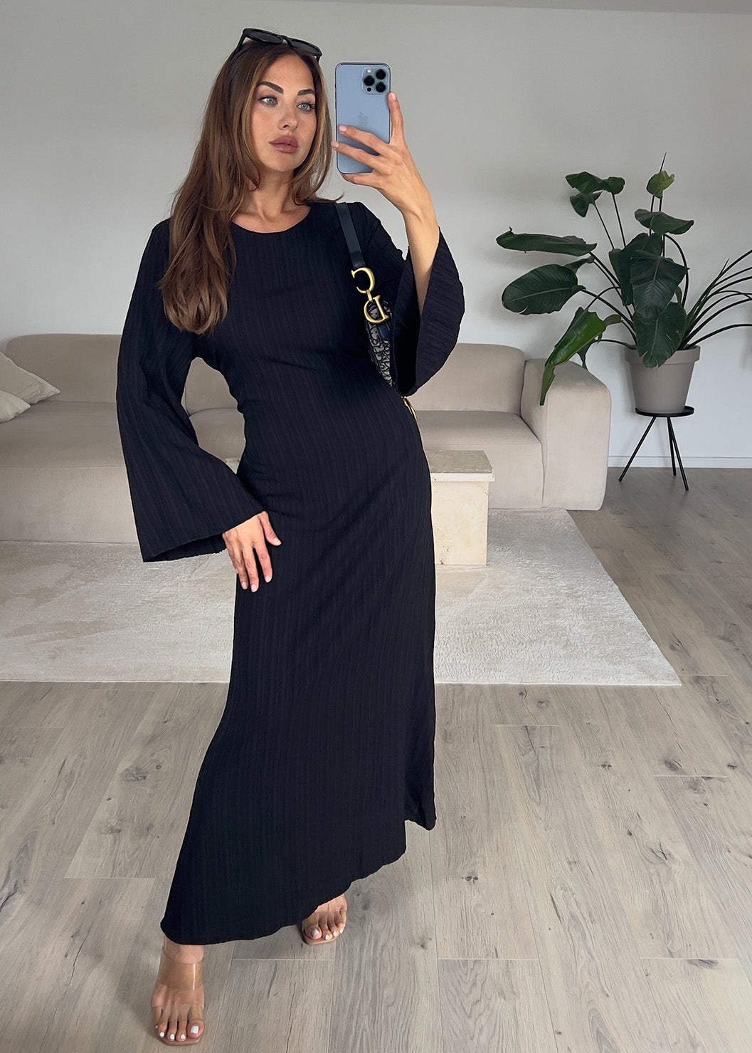 Maxikleid mit Taillenbindung