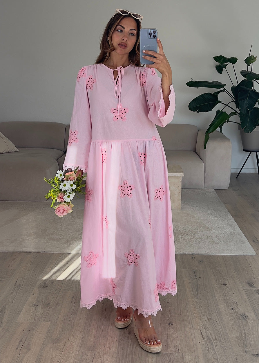 Besticktes Maxikleid mit Lochspitze