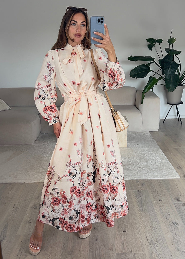 Maxikleid mit Schleifenkragen und Blumenmuster