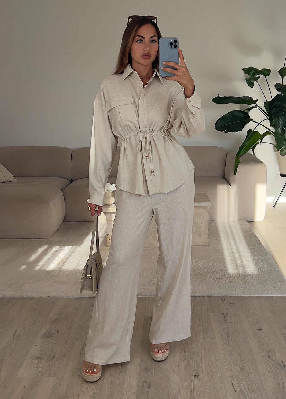 Zweiteiler mit Taillenschnürung