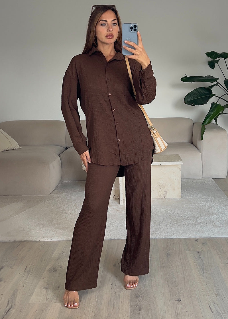 Zweiteiler aus strukturiertem Stoff