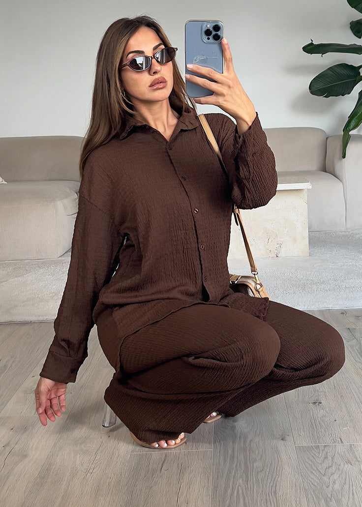 Zweiteiler aus strukturiertem Stoff