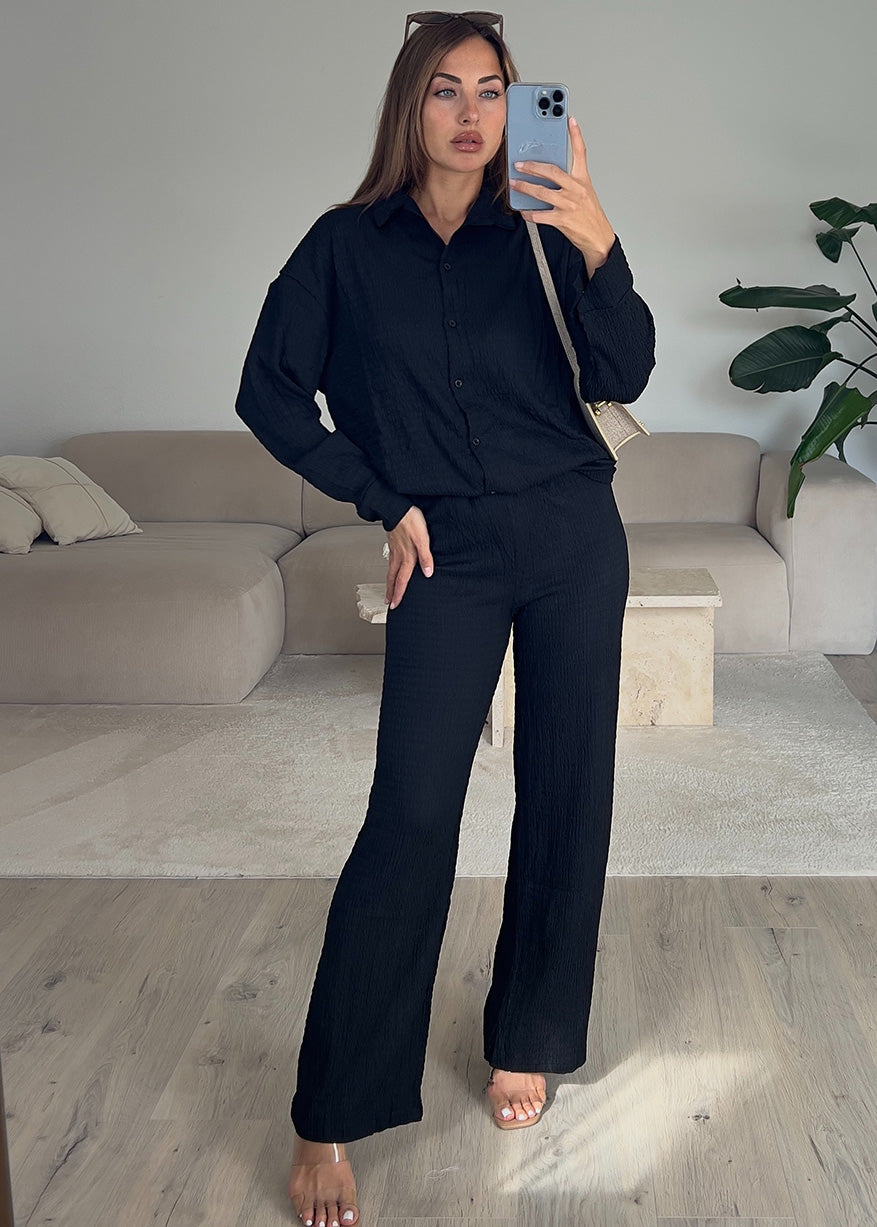 Zweiteiler aus strukturiertem Stoff