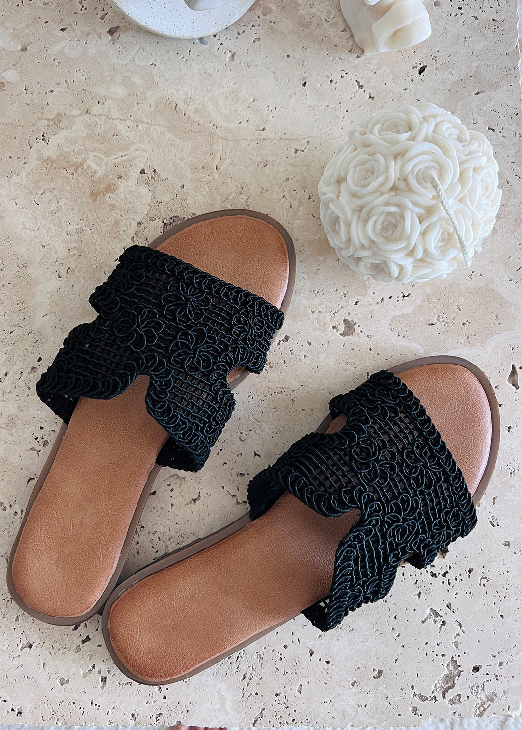 Sandalen mit gehäkeltem Look