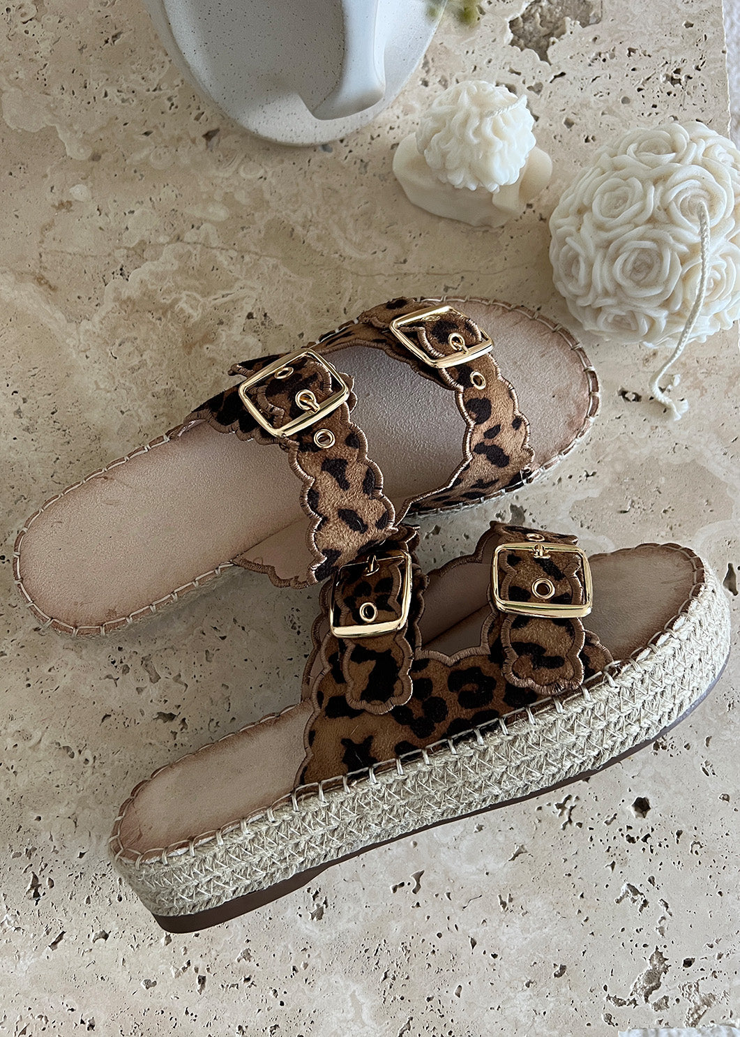 Plateau-Sandalen mit Leopardenmuster