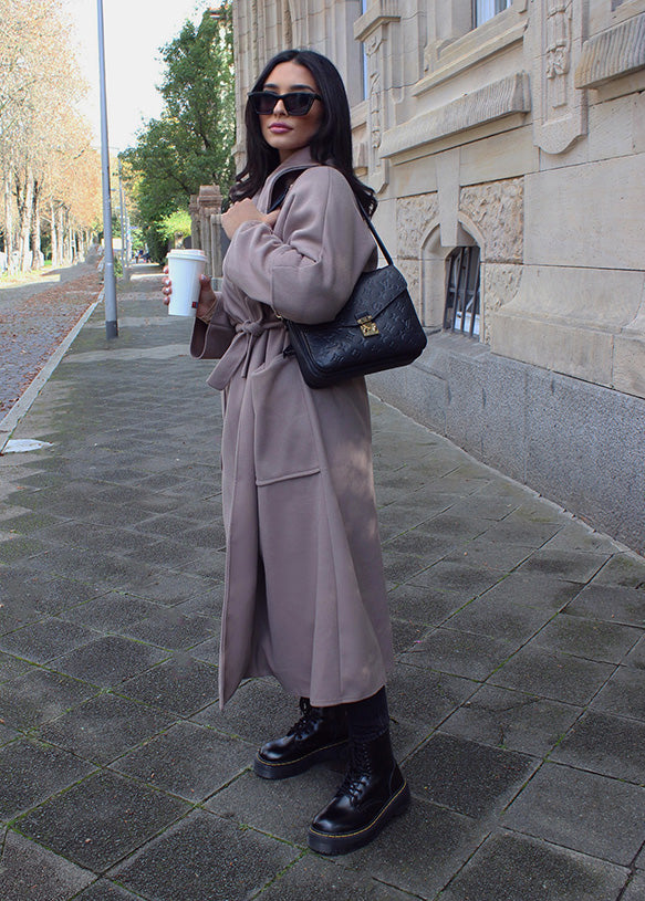 Eleganter Bindemantel