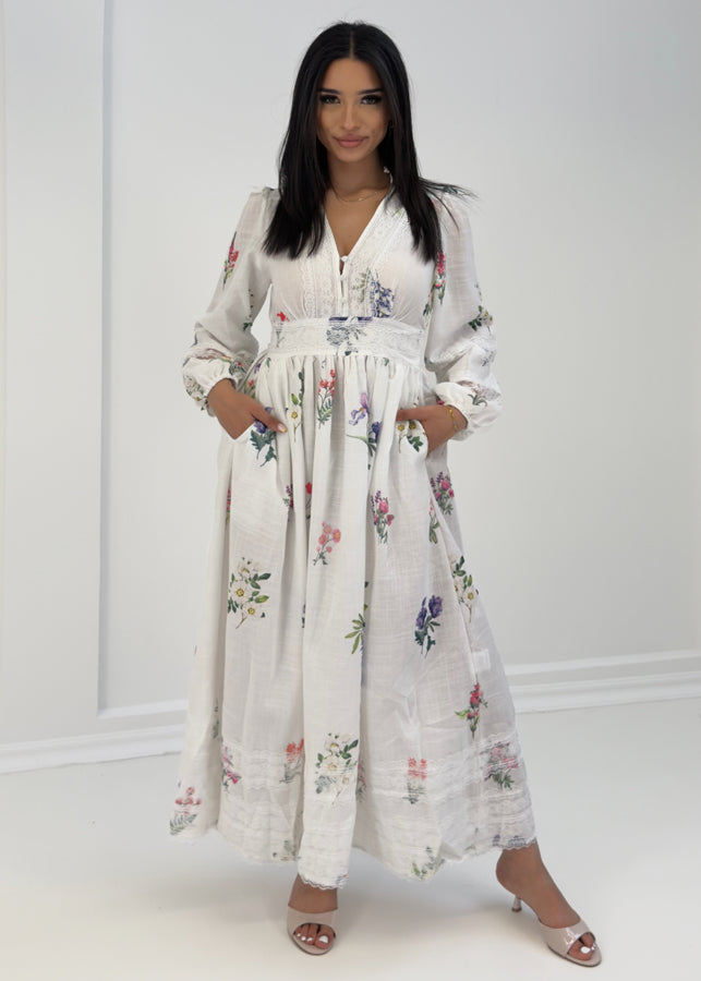 Spitzenkleid mit Blumenmuster