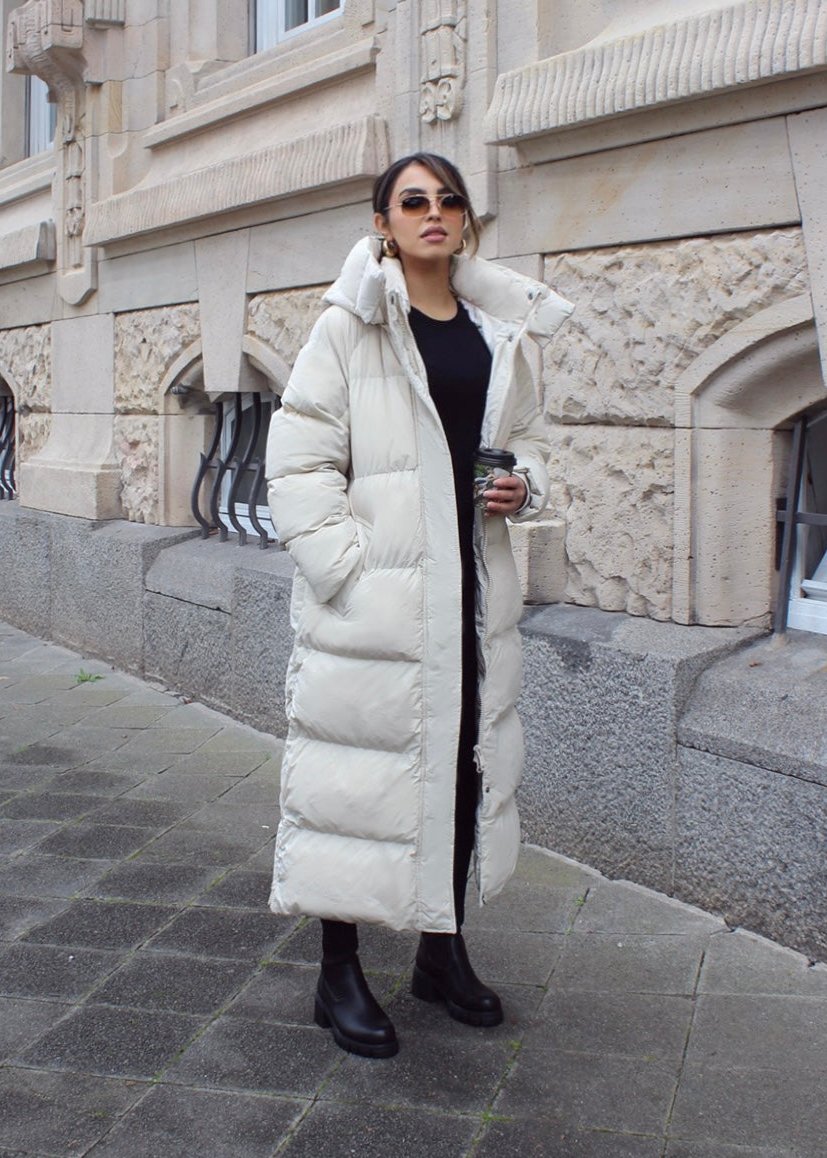 Langer Steppmantel mit Kapuze