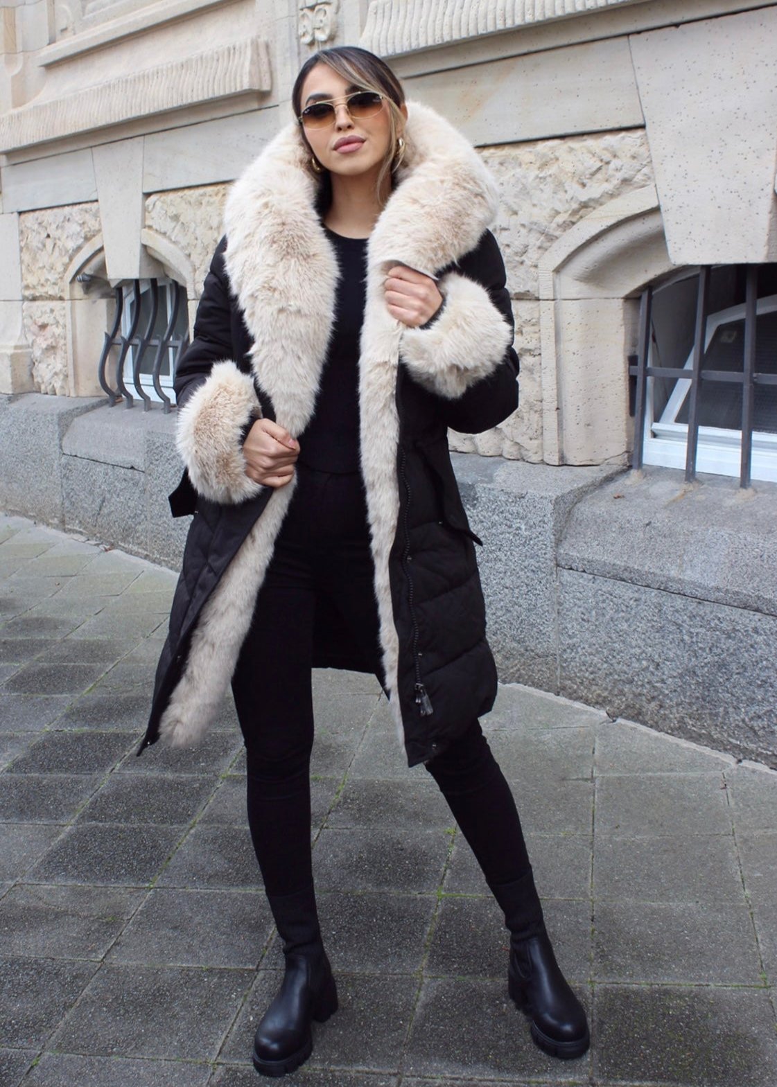 Jacke mit extra großem Kunstfell