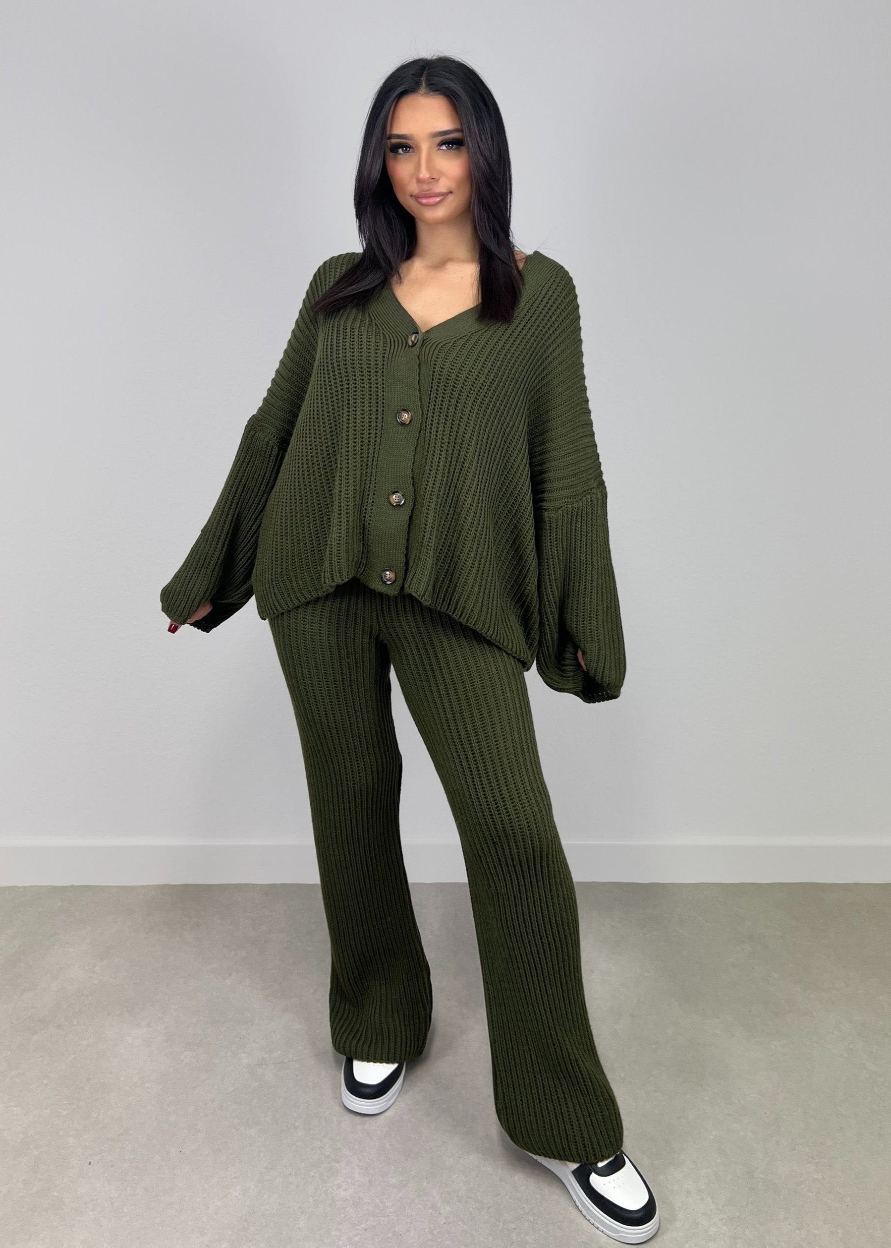 Strick-Set aus Cardigan und Hose