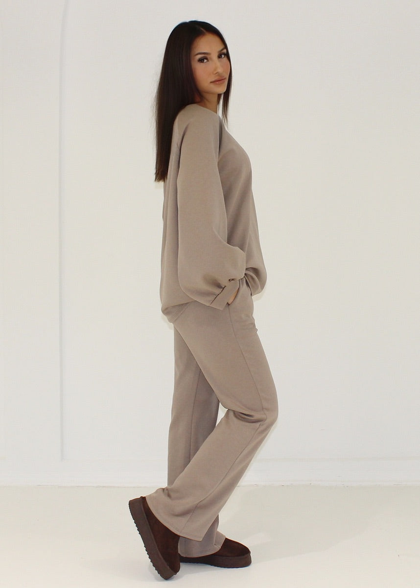 Zweiteiler mit weitem Oberteil & Hose