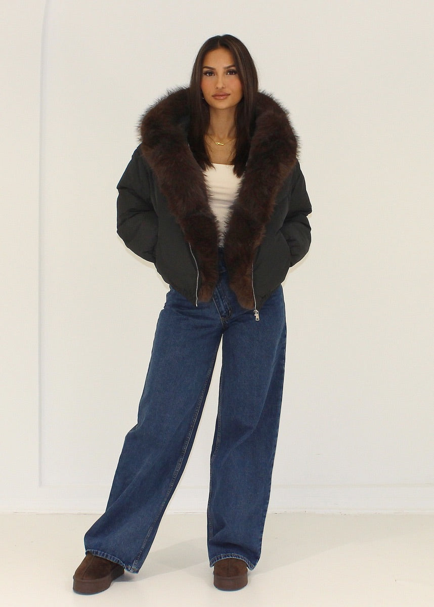 Kurzjacke mit breitem Kunstfellkragen