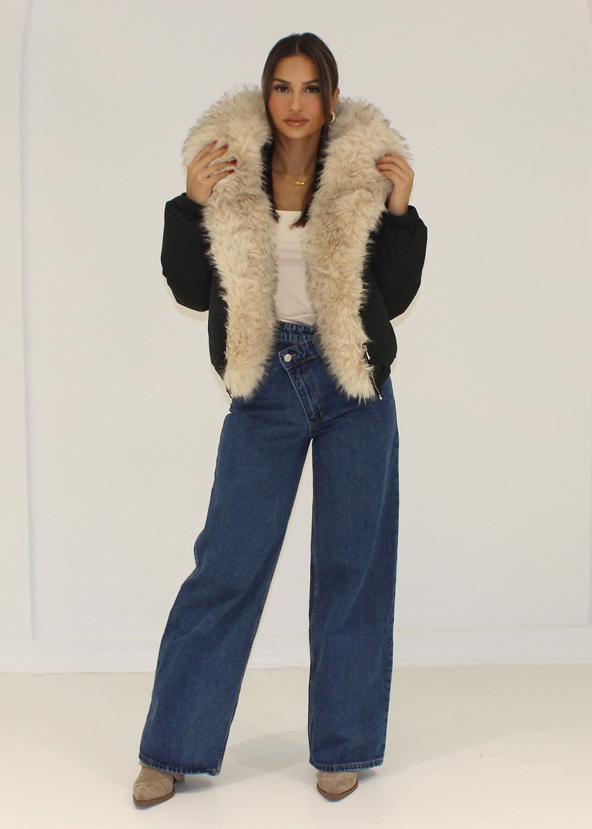 Kurzjacke mit breitem Kunstfellkragen