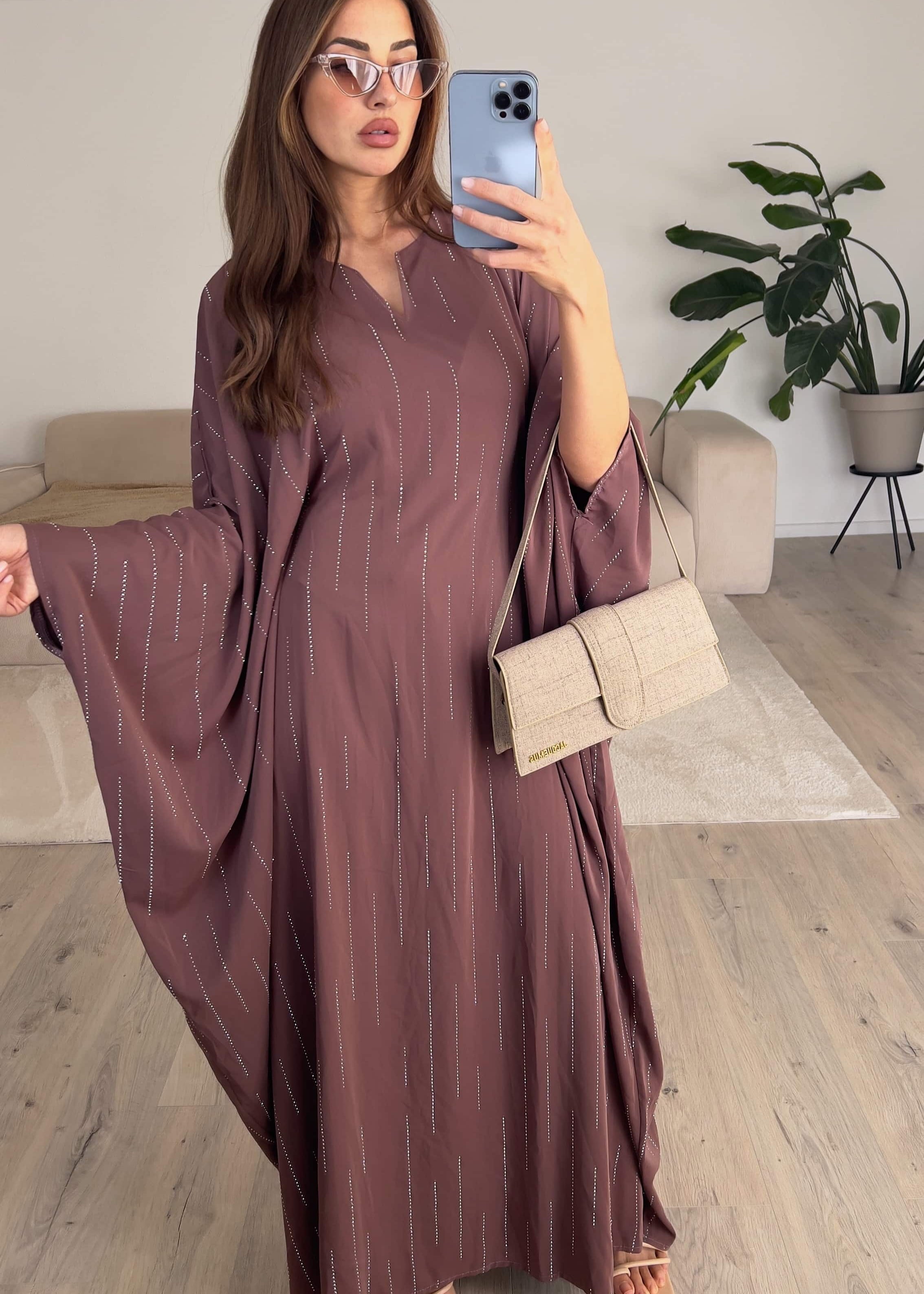 Fließendes Maxikleid mit Glitzer-Details