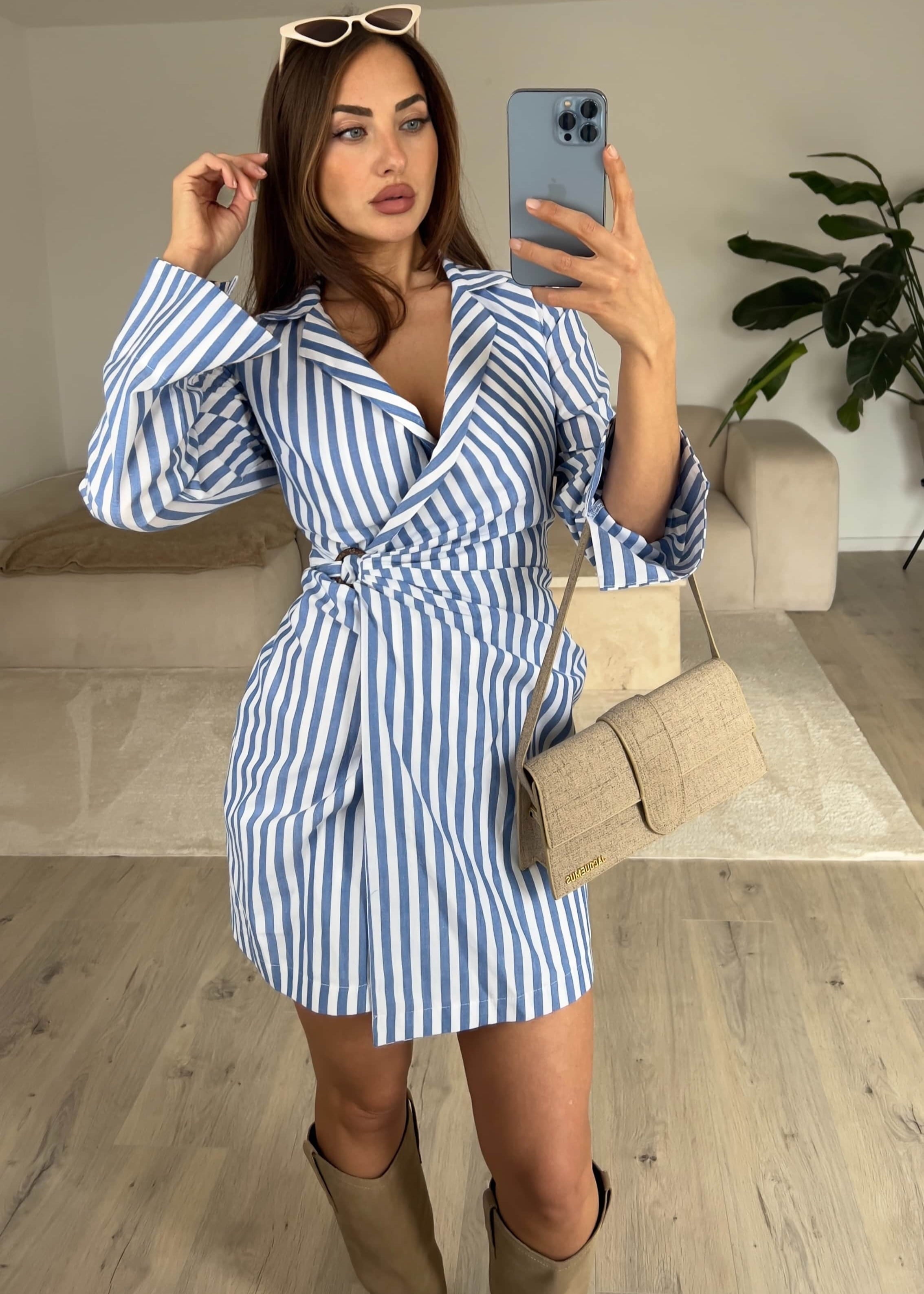 Gestreiftes Wickelkleid mit Taillengürtel