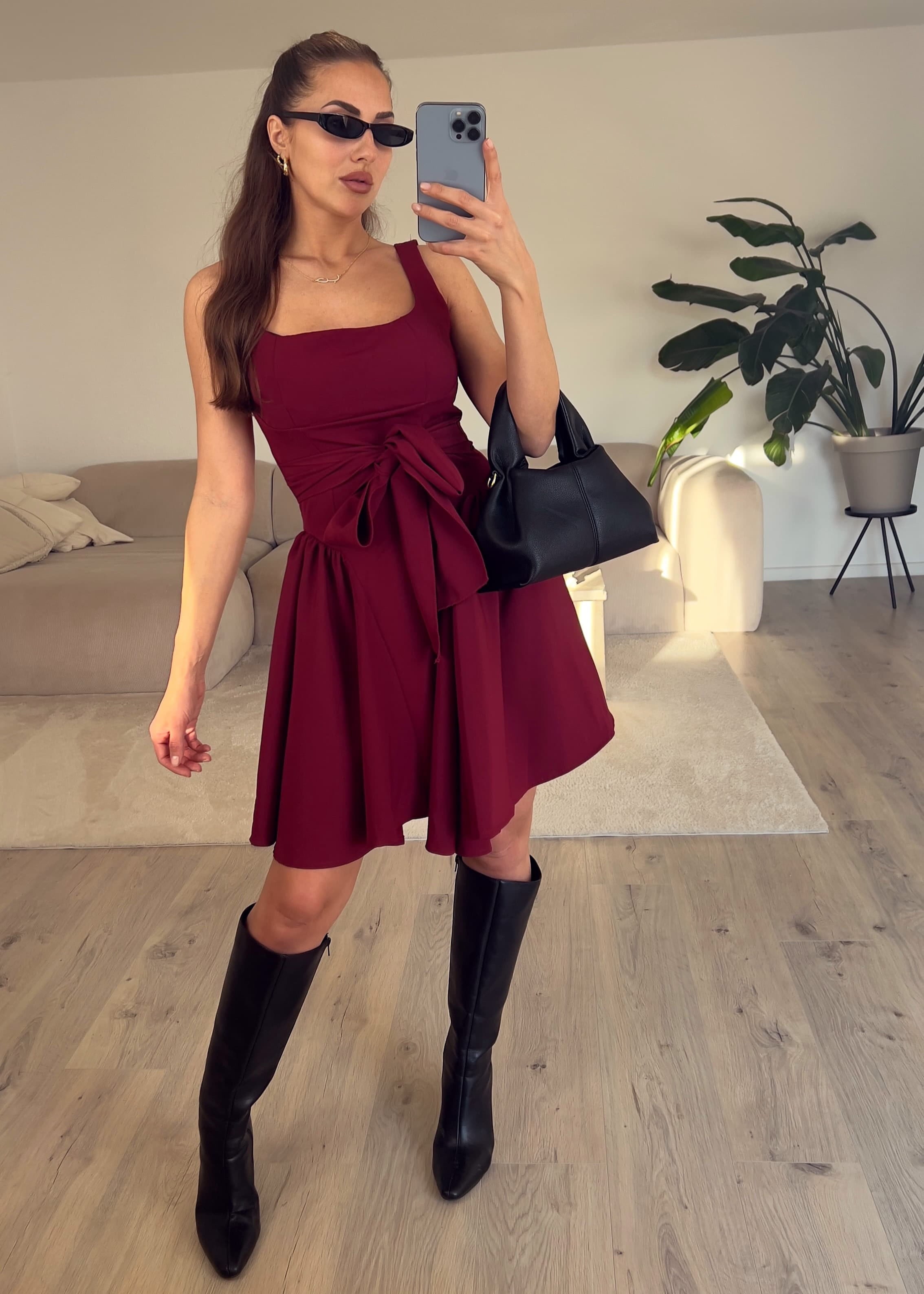 Minikleid mit Volant-Details