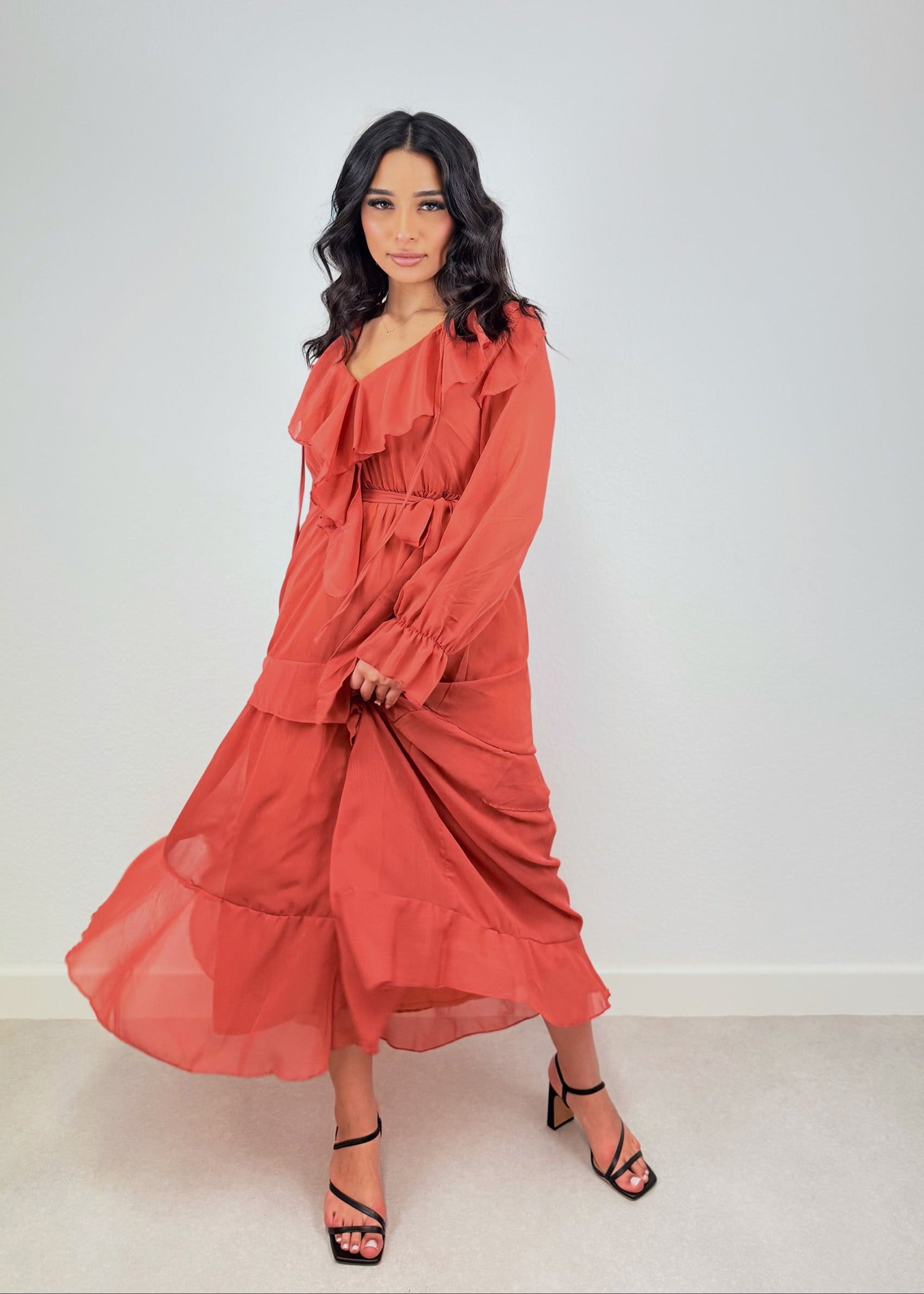 Maxikleid mit Rüschen