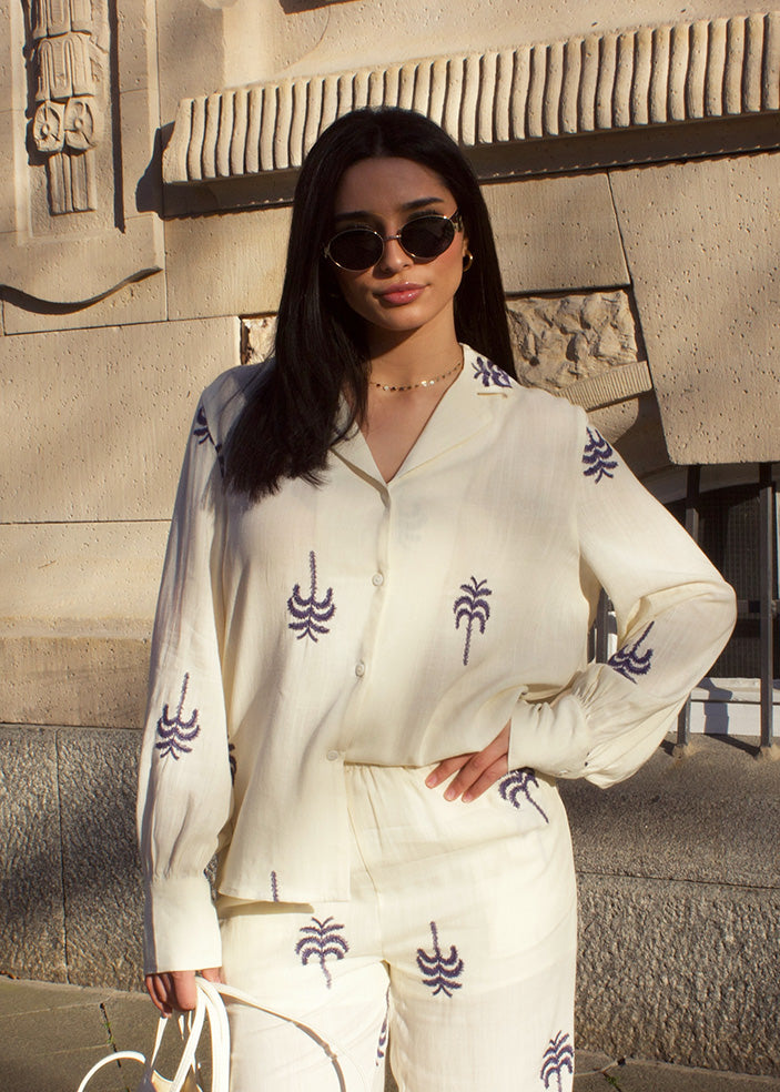 Bestickter Zweiteiler