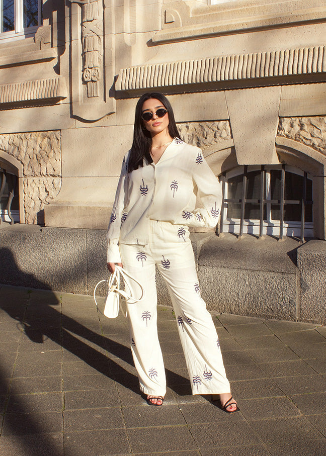 Bestickter Zweiteiler