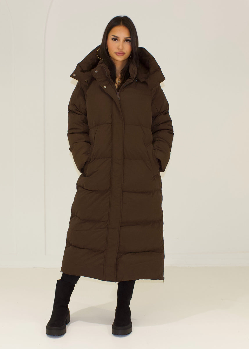 Langer Steppmantel mit Kapuze