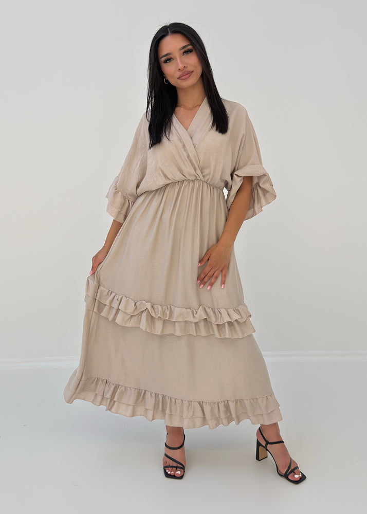 Langes Kleid mit Rüschen