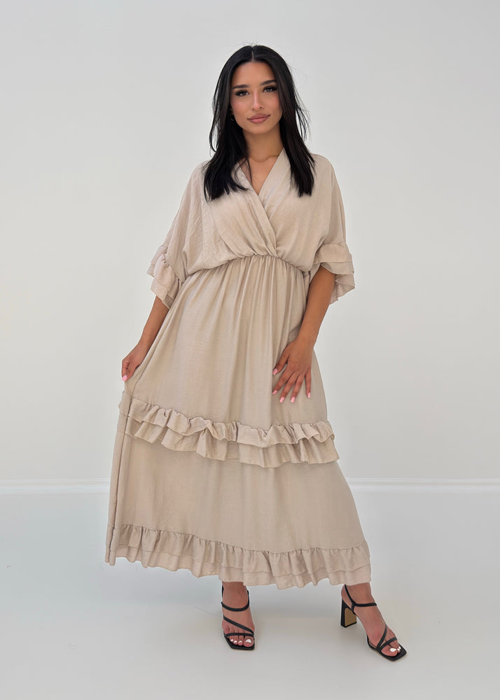 Langes Kleid mit Rüschen