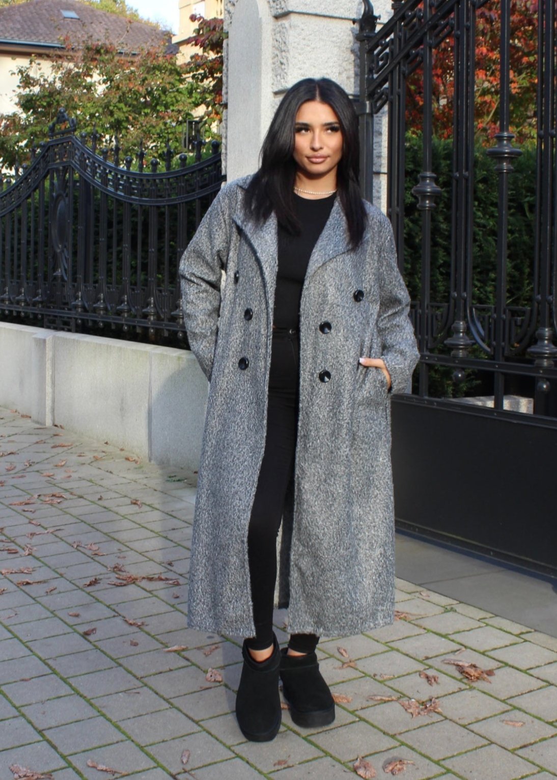 Mantel mit Knopfverschluss