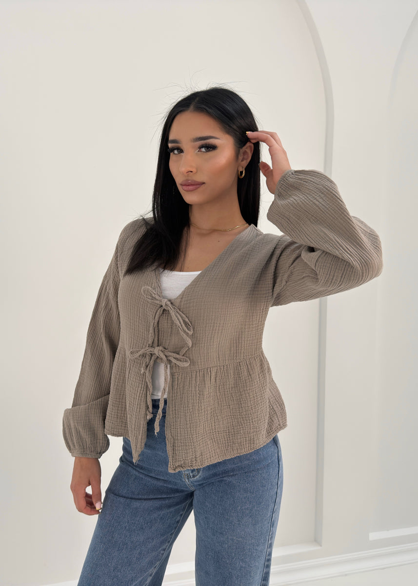 Musselin-Bluse in Taupe mit Schleifen, luftige Damenbluse für den Sommer | NAHA