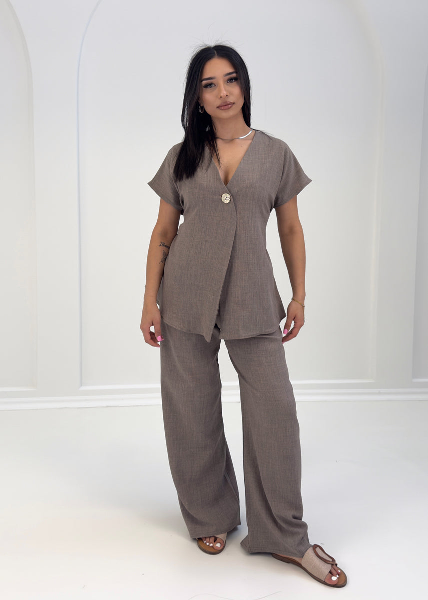 Damen Zweiteiler mit Bindebluse und weiter Hose – elegantes Outfit von NAHA für Alltag und Freizeit