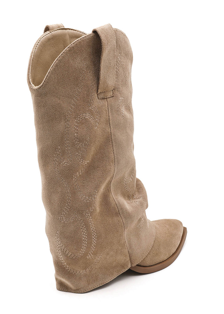 Beige Stiefelette in Wildlederoptik mit Ziernähten und spitzer Form