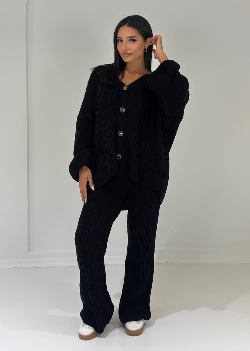 Strick-Set aus Cardigan und Hose