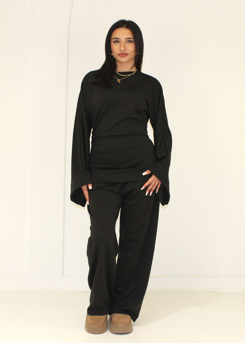 Zweiteiler mit tailliertem Oberteil