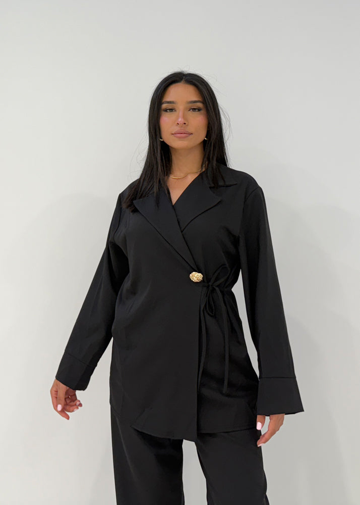 Zweiteiler mit Wickelblazer