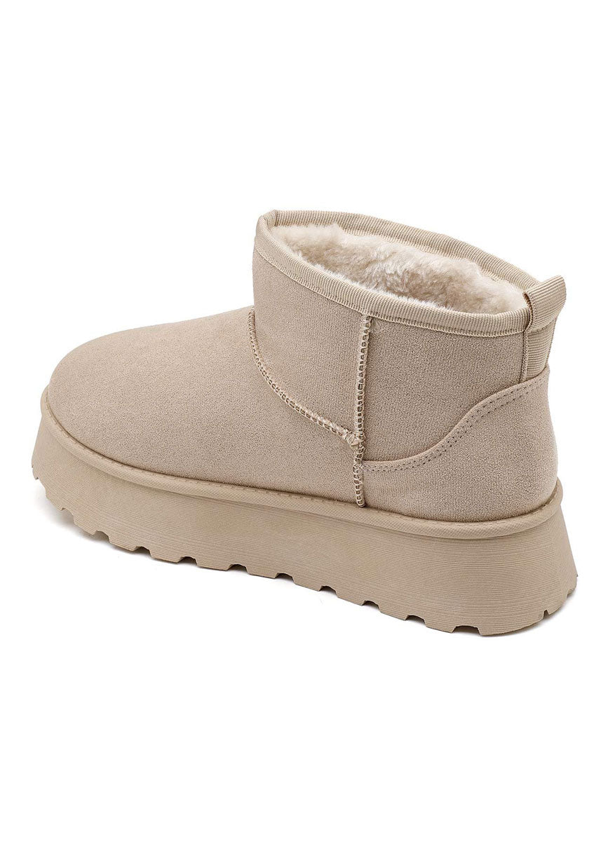 Gefütterte Boots mit Plateau-Sohle