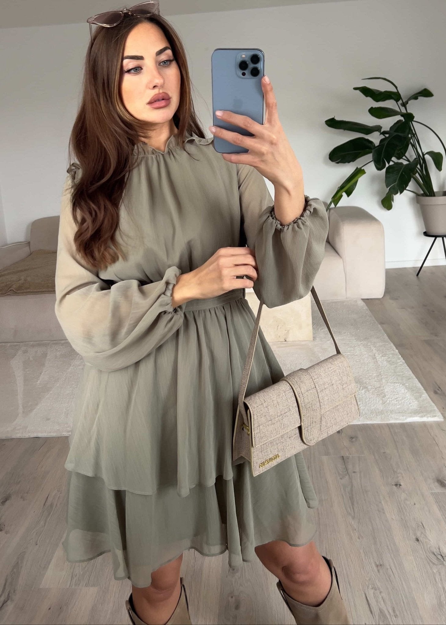 Kleid mit Rüschen - NAHA