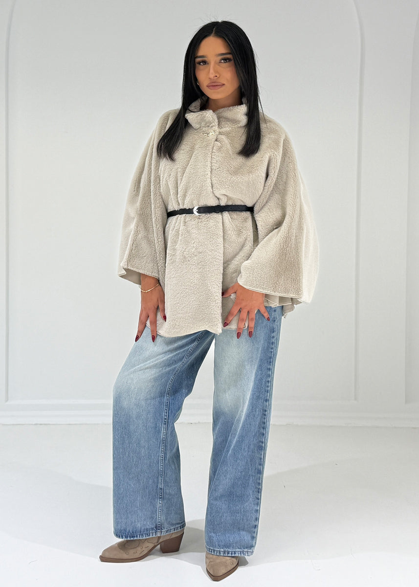 Poncho aus Kunstfell