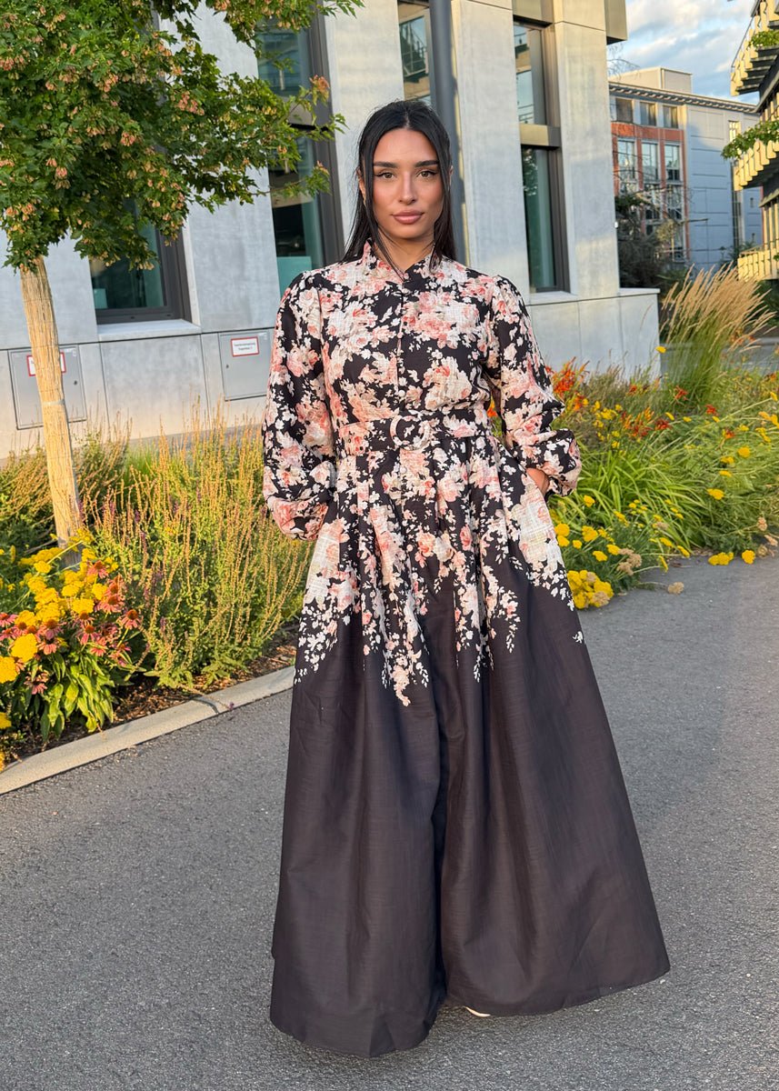 Maxikleid mit floralem Muster in Schwarz - NAHA