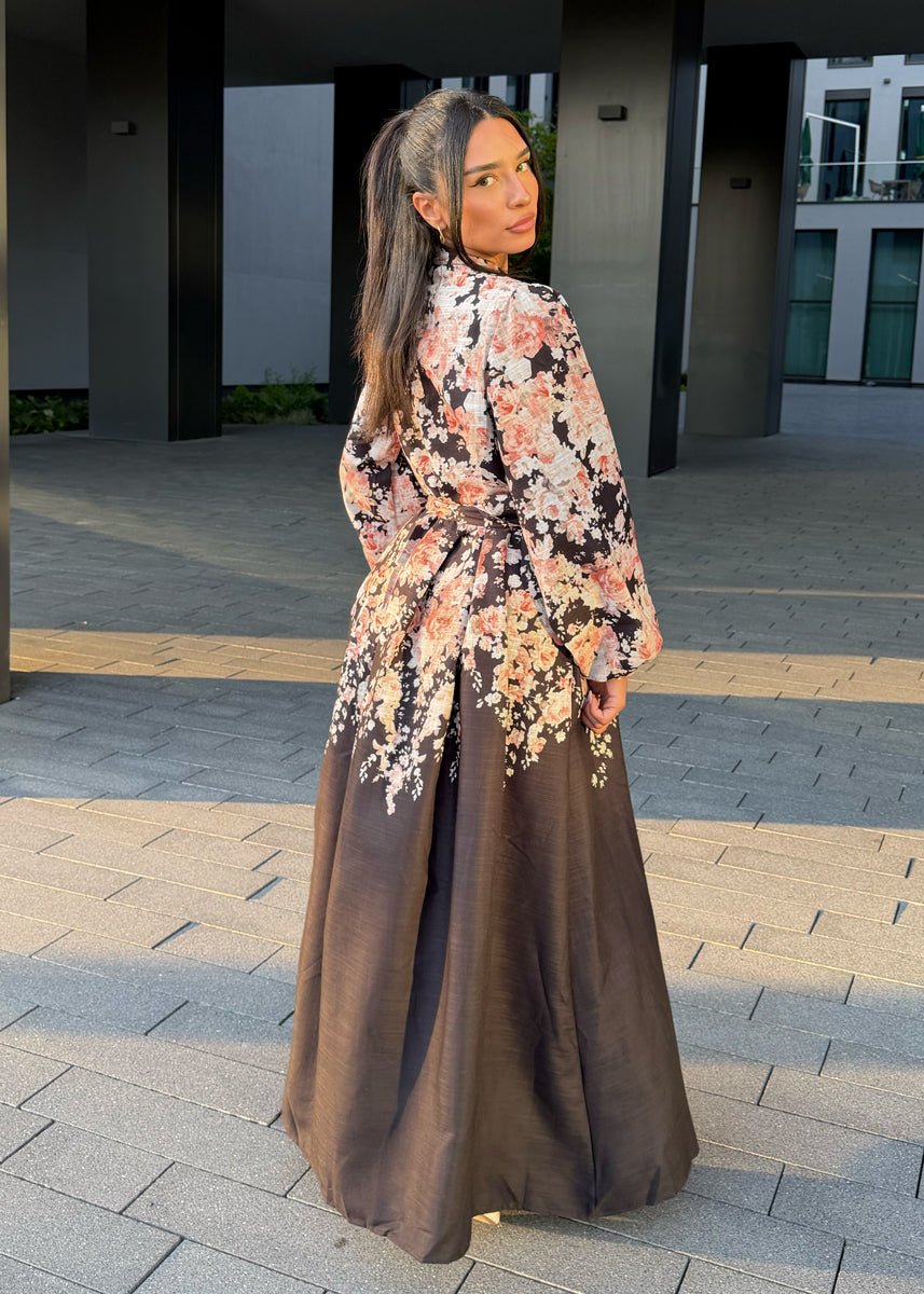 Maxikleid mit floralem Muster in Schwarz - NAHA