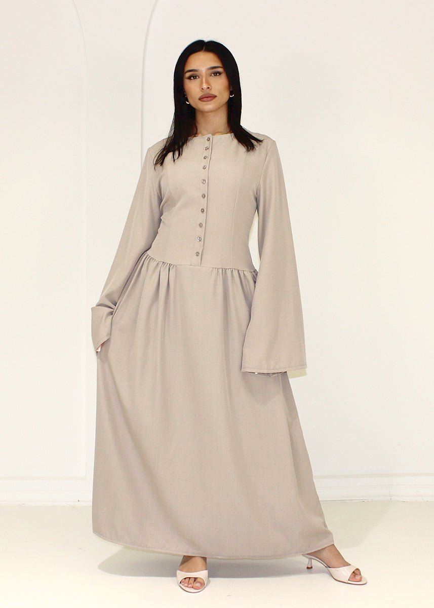 Maxikleid mit Knopfleiste und langen Ärmeln - NAHA