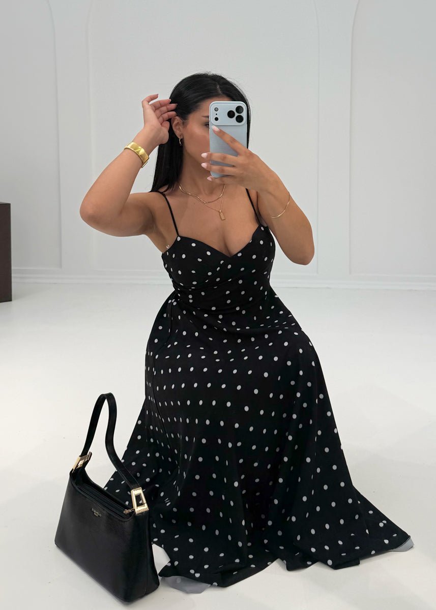 Midikleid mit Punkten & Spaghettiträgern – Schwarz - NAHA