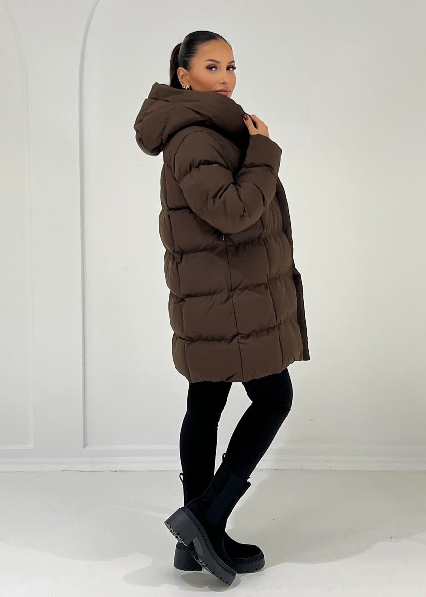 Mittellange Steppjacke mit Bindegürtel - NAHA