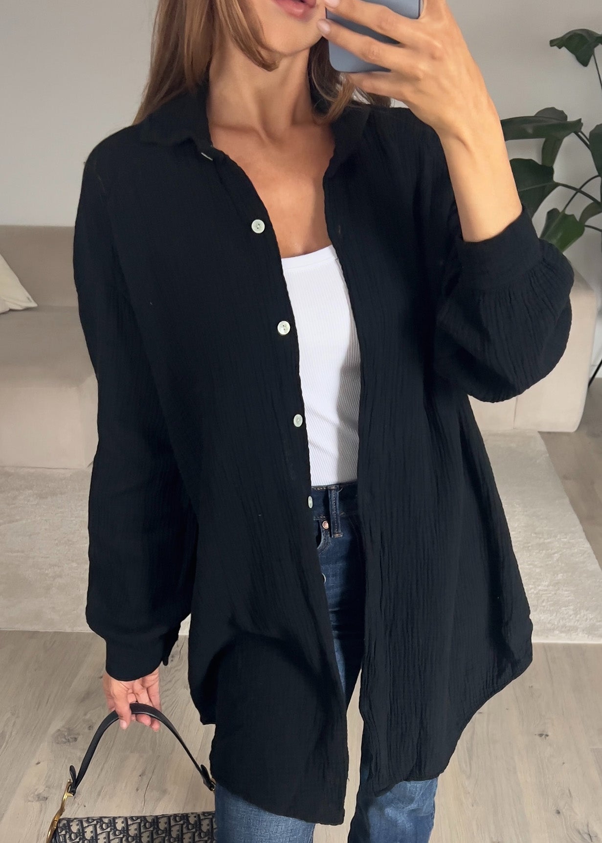 Lange Musselin-Bluse in Schwarz – Oversize-Stil aus Baumwolle von NAHA.